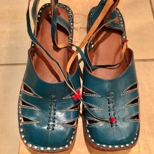 Leather Sandals sz 8, dark turquoise